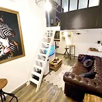 L'intimiste A Lo - Atypique - Duplex Prive Equipe - Gare - Centre - Parking Gratuit - Entree Autonome - En Mezzanine - Wifi - Netflix - Lave-linge شقة سانت لو