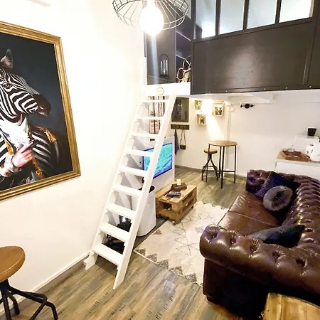 L'intimiste A Lo - Atypique - Duplex Prive Equipe - Gare - Centre - Parking Gratuit - Entree Autonome - En Mezzanine - Wifi - Netflix - Lave-linge アパート サン・ロー