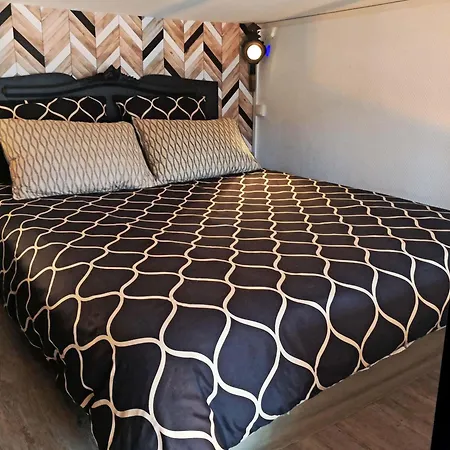 Apartament L'intimiste A Lo - Atypique - Duplex Prive Equipe - Gare - Centre - Parking Gratuit - Entree Autonome - En Mezzanine - Wifi - Netflix - Lave-linge