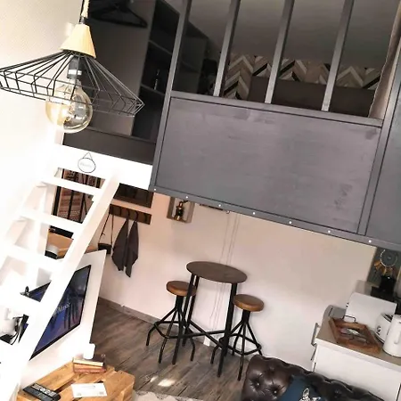 L'intimiste A Lo - Atypique - Duplex Prive Equipe - Gare - Centre - Parking Gratuit - Entree Autonome - En Mezzanine - Wifi - Netflix - Lave-linge Saint-Lô