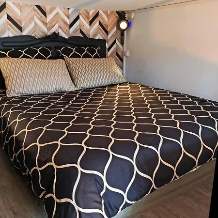 L'intimiste A Lo - Atypique - Duplex Prive Equipe - Gare - Centre - Parking Gratuit - Entree Autonome - En Mezzanine - Wifi - Netflix - Lave-linge Lägenhet Saint-Lo